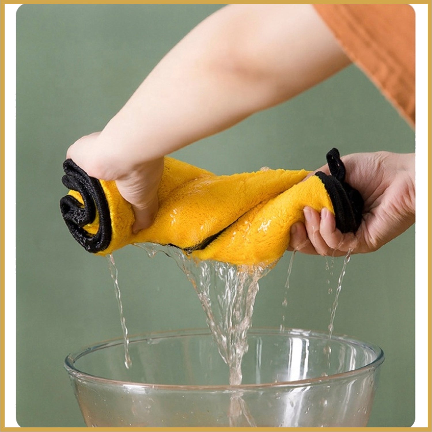 Durable microfiber cleaning cloth for everyday household use